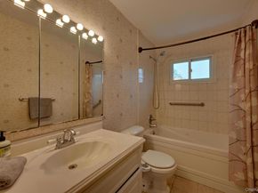 15 Snapper Court, Lindenhurst NY 11757