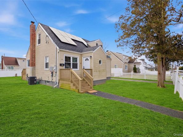 12 S Prospect Street, Copiague NY 11726