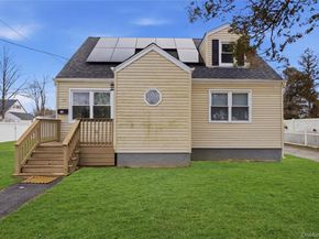 12 S Prospect Street, Copiague NY 11726