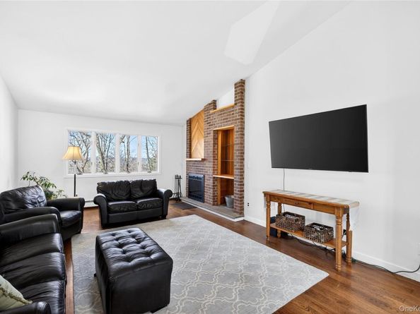 80 Ridgeview Drive, Pleasantville NY 10570