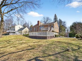 80 Ridgeview Drive, Pleasantville NY 10570
