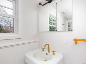 9 Helens Lane, Southampton NY 11968