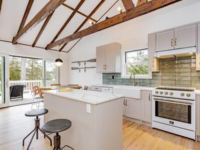9 Helens Lane, Southampton NY 11968