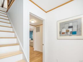9 Helens Lane, Southampton NY 11968