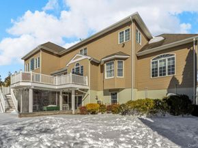 19 Sassinoro Boulevard, Cortlandt Manor NY 10567