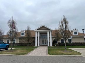 41 Greentree Court, Shirley NY 11967