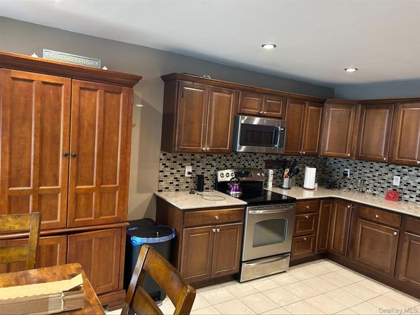 1458 Hummel Avenue, Holbrook NY 11741