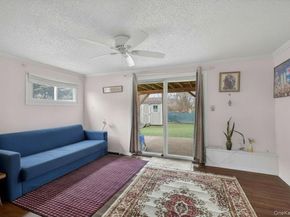 41 N Kings Avenue, Lindenhurst NY 11757