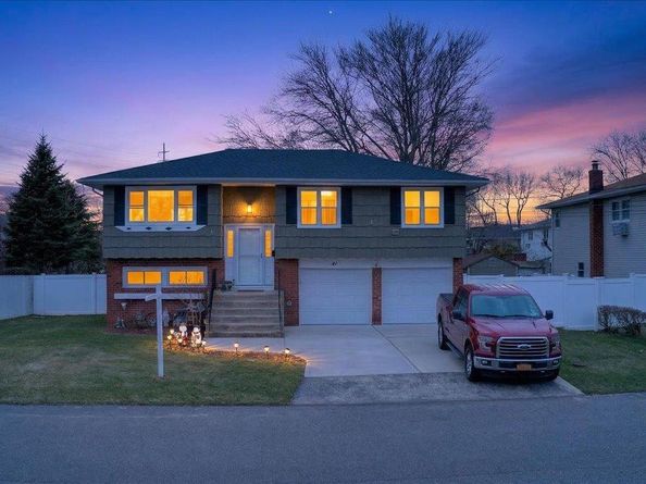 41 N Kings Avenue, Lindenhurst NY 11757