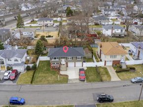 41 N Kings Avenue, Lindenhurst NY 11757