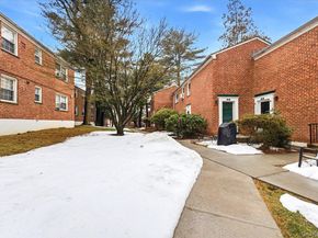 4 Fieldstone Drive 60, Hartsdale NY 10530