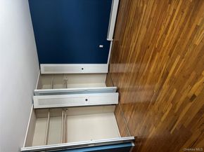 5219 Wilshire 5219, Oakdale NY 11769