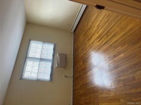 5219 Wilshire 5219, Oakdale NY 11769