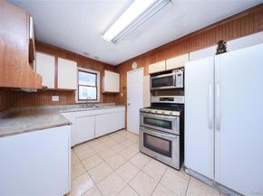 138 Ormonde Boulevard, Valley Stream NY 11580