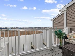 422 Marina Pointe Drive 422, East Rockaway NY 11518