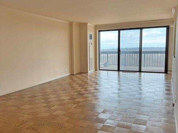 27010 Grand Central Parkway 12G, Floral Park NY 11005