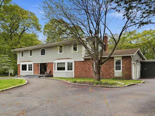 1 Whispering Court, Dix Hills NY 11746