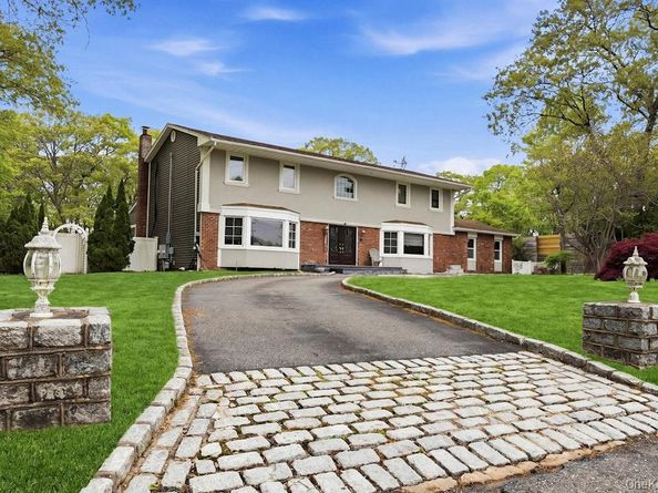 1 Whispering Court, Dix Hills NY 11746