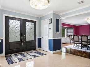 1 Whispering Court, Dix Hills NY 11746