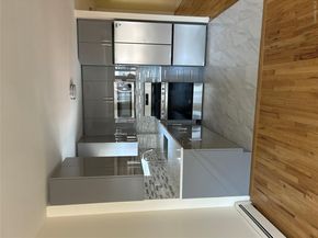 914 E 211th Street, Bronx NY 10469