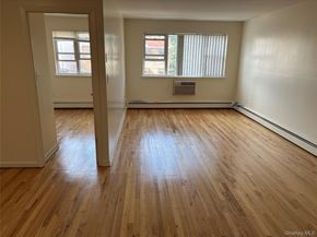 914 E 211th Street, Bronx NY 10469