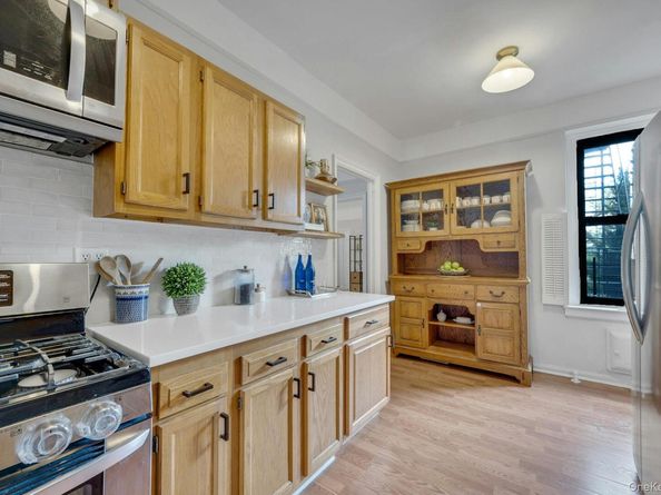 43 Calton Road 2M, New Rochelle NY 10804