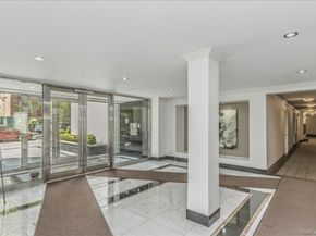 66-15 Thornton Place 5R, Rego Park NY 11374
