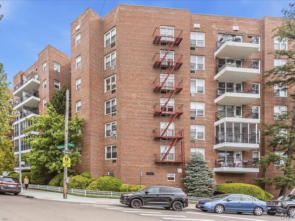66-15 Thornton Place 5R, Rego Park NY 11374