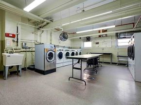 88-25 155th Ave 3M, Howard Beach NY 11414