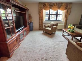 88-25 155th Ave 3M, Howard Beach NY 11414