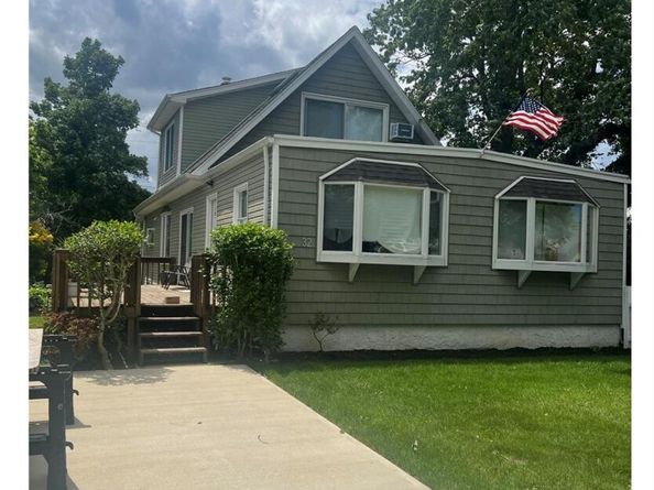 32 Coolidge Street, Bellmore NY 11710
