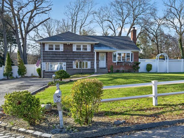 304 Maplewood Road, Huntington Station NY 11746