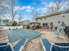 41 Northumberland Drive, Shoreham NY 11786