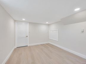 90 30th Street, Copiague NY 11726