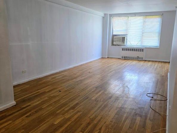 18-50 211th Street 1B, Bayside NY 11360