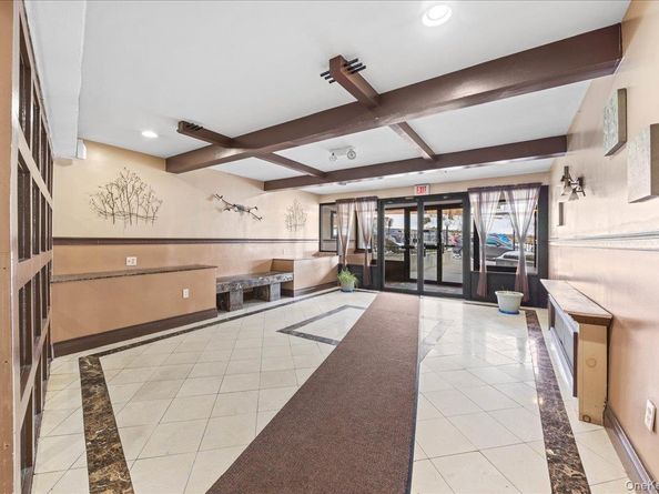 309 Broadway 4F, Yonkers NY 10701