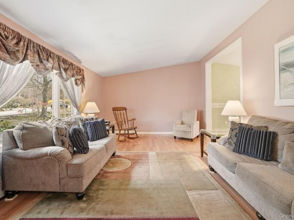 68 Meadow Sweet Road, Cortlandt Manor NY 10567