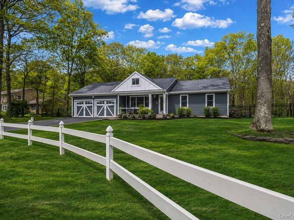 14 Belvoir Court, Ridge NY 11788