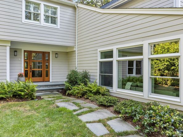 8 Waterview Lane, Setauket NY 11733
