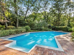 8 Waterview Lane, Setauket NY 11733