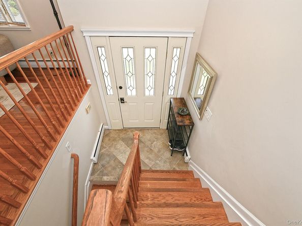62 Beaumont Drive, Plainview NY 11803