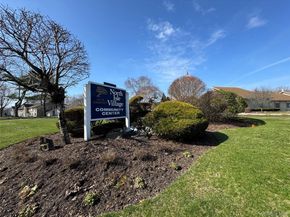 8 Redwood Court 8, Coram NY 11727