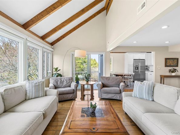 4 Meadow Lane, Westhampton Beach NY 11978