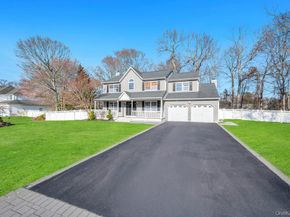 29 Harwood Way, Coram NY 11727