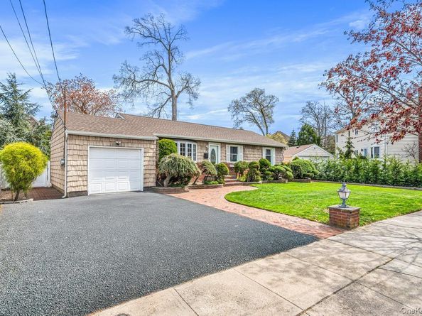 21 Norman Street, Lynbrook NY 11563