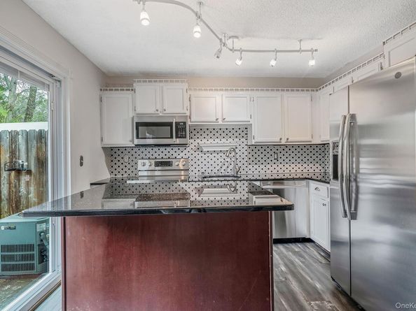 26 Amesworth Court, Middle Island NY 11953