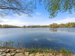 99 Waterside Close, Eastchester NY 10709