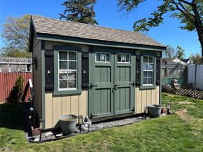 1258 Jackson Avenue, Lindenhurst NY 11757