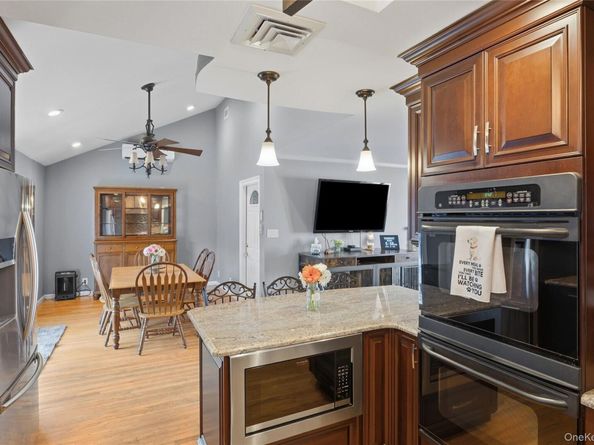 2489 Eileen Road, Oceanside NY 11572