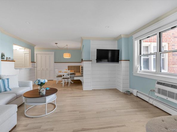 370 W Broadway 2Y, Long Beach NY 11561